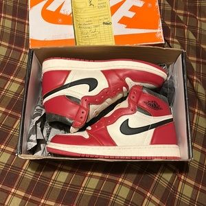 Air Jordan 1 - Lost and Found -VERIFIED GOAT AUTHENTIC , SMOKE FREE HOME